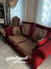  3 كراسي حمراء للبيع