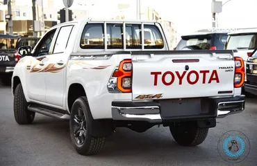  8 تويوتا لون لؤلؤي Toyota Hilux 2023