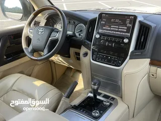  10 Toyota Land Cruiser GXR V6 Model 2017 Gcc Specifications Full Options