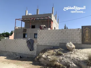 6 بيت للبيع مستقل وقوشان مفروز