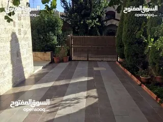  1 شقه ارضيه200 متر, السابع قرب السفاره الاكرانيه -من المالك-مع حديقه 200 متر