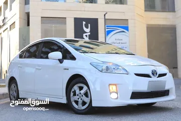  1 تويوتا بريوس بحالة ممتازة فل كامل عدا البانوراما بحالة الوكالة مالك واحد