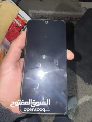  4 هاتف Realme Gt3