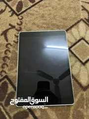  4 ايباد 9 للبيع 64 قيقا استعمال خفيف جدا للدراسه بحاله الوكاله