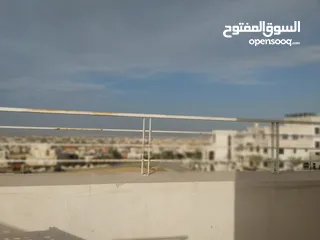  10 روف فاضي للايجار