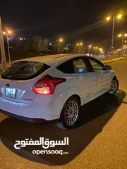  11 فورد فوكس كهرباء 2015 نظيفة جداً للبيع بسعر ممتاز