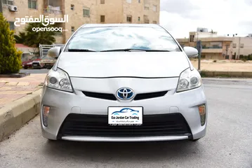  6 تويوتا بريوس هايبرد بحالة الشركة Toyota Prius Hybrid 2015