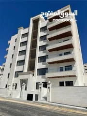  1 شقة ارضية للبيع في الجبيهة 145م + 50م ترس وكراج مستقل (شقتين في الطابق) على 3 شوارع من المالك