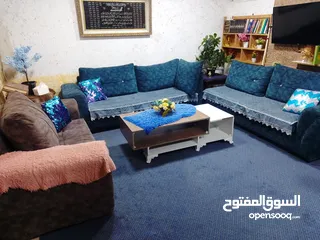  2 كنب تفصيل بحالة جيدة بس بحاجة لدراي كلين