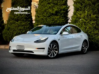  1 سياره تيسلا موديل 3 ستاندر بلص السياره بصلاه ع النبي مو ناقصها شي وما رح قصر مع الشرا وقابل للتفاوض