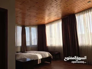  10 للبيع طابق اخير مع روف دوبلكس