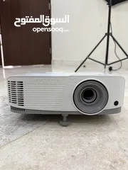  1 بروكسيما Projector SonicView الشهير