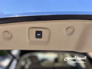  12 Nissan Pathfinder SV Hybrid  2020
