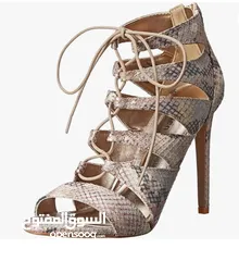  1 صندل مشبك جديد غير ملبوس نهائياً من ماركة ستيف مادين ، لقطة