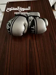  3 boxing gloves