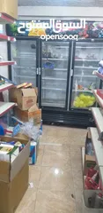  3 ارفف سوبر ماركت مع ثلاجه ثلاث ابواب