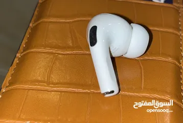  2 Apple AirPods Pro 2 - Right Side only