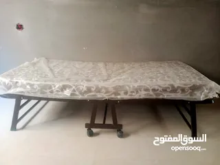  1 تخت حديد مع فرشه جديده