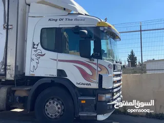  1 اعلان بيع شاحنة من نوع سكانيا وزن قائم 26 طن موديل 2005 أصل ثلاجة تبريد صندوق طول 930 سم