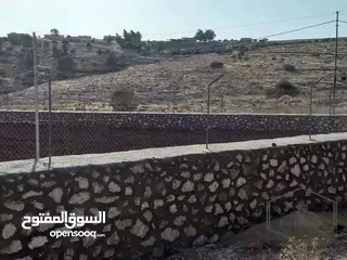  5 تشييك مزراع وعمل سلاسل الحجرية وبناء شاليهات وبيوت وصيانة جميع انواع صيانة بالبيوت والمزارع