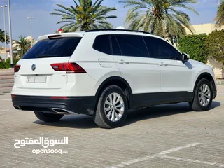  4 2018 Volkswagen Tiguan / Gcc Specs/ 4 Cylinder / 7 Seats / Mid Option