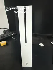  5 Xbox one s (مع يد تحكم)