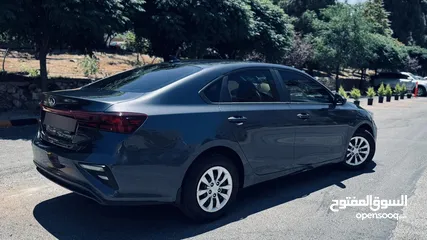  20 Kia cerato   Model :2019  Dohc 1600 CC  Gearbox : automatic   Colour: Gary  Inside :Black ABS Airbag