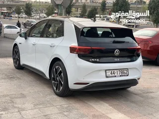  6 Volkswagen ID.3 PURE 2023 عداد صفر  كاش او اقساط بدفعه 2800 تسليم مفتاح