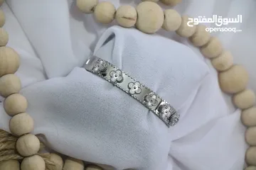 5 سناسل صبايا  ناعمة