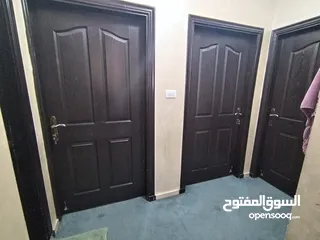  6 شقة واسعة للبيع – 131 متر مربع، 3 غرف نوم، بلكونة بإطلالة جميلة، موقف خاص، وموقع مميز