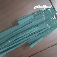  2 عباي لون زيتي للبيع