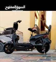  1 Electric scooter speed 60 kilometer sale in 850 AED call  Abu Dhabi baniyas
