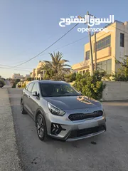  1 kia niro full .