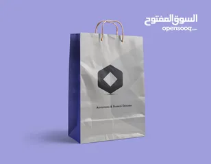  11 مصمم هويات بصرية ومدير إبداعي