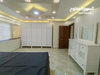  3 غرفه نوم امريكي   اشلي   ثقيله جدا جدا.    سبب البيع السفر  بسعر حرق والله بعوض  الغرفه ماببتعوض