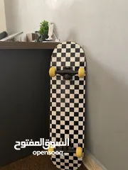  1 سكيت بورد مستعمل صناعة كنديه