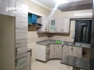  12 شقه للايجار في عبدون خلف تاج مول المساحه 100م الطابق الأول