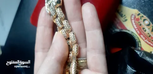  1 ساعة سويسري اصلية  لون ذهب جدا فخمة وراقية