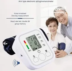  12 جهاز قياس ضغط الدم الناطق الإلكتروني و نبضات القلب مع وظيفة الصوت شاشة LCD كبيرة جهاز الضغط دم ناطق