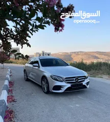  3 Mercedes BenzE200 2017
