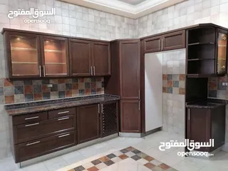  1 شقة فارغة للأيجار طابق ثاني - ام اذينة - 250م - (531)