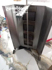  1 شواية شاورما نظيفة جدا اربع عيون