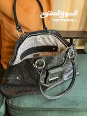  3 شنطة جيس مستعملة للبيع guess