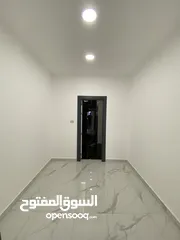  26 شقة فاخرة 250 متر في اجمل مناطق طريق المطار حي الصحابه عميش بسعر مميز جدا