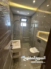  8 شقه ارضيه جديده مع تراس و كراج لم تُسكن بعد للبيع
