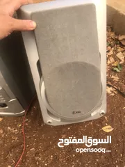  2 ستيريو  LGبحاله جيده مع سماعات جديدة