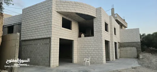  13 مخازن للايجار
