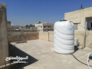  2 شقه طابقيه دور ثالث مع السطح للبيع مساحة 140 متر مربع ،بالقرب من السيفوي والبنوك شارع 36