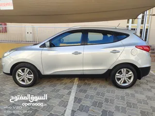  5 Hyundai Tucson 2014. Price 2,200 Omr. Serious buyer only.