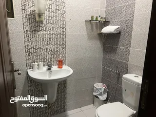  18 شقة مفروشة عائلية ارضية مميزة قرب التخصصي و السيفوي - 5 ايام وفوق التأجير